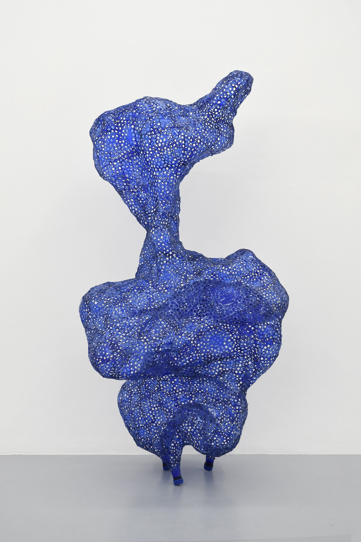 tatiana wolska, untitled, 2022, cut and thermo-welded recycled plastic bottles, 124 x 63 x 51 cm